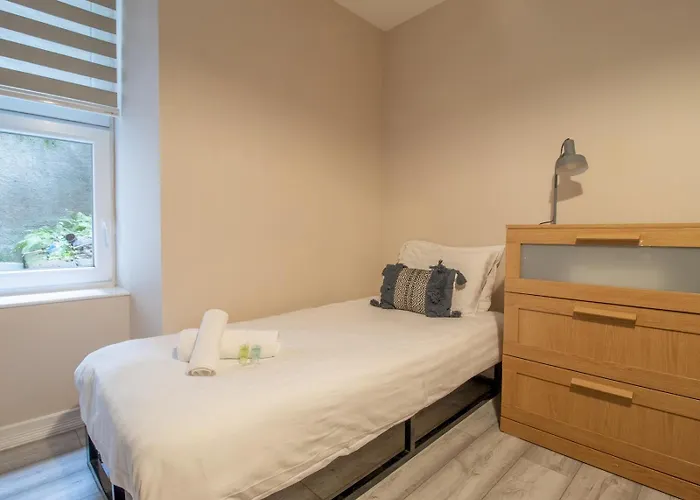 Gem Main Door Parking - Pass The Keys Appartement Glasgow