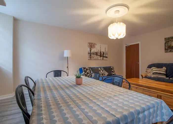 Gem Main Door Parking - Pass The Keys Appartement *