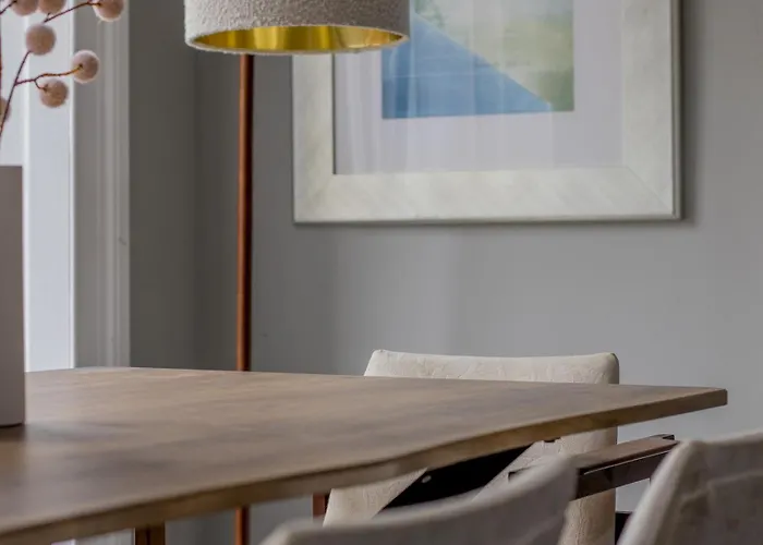 Spacious Hillhead Haven - Pass The Keys شقة