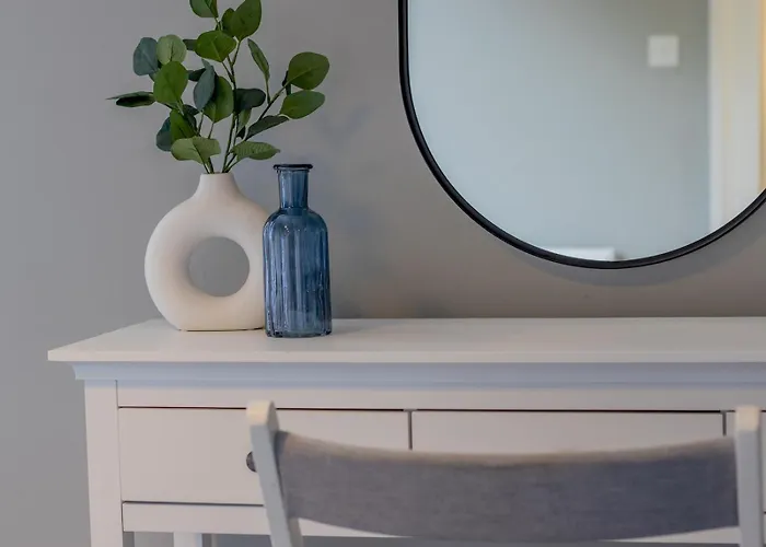 شقة Spacious Hillhead Haven - Pass The Keys