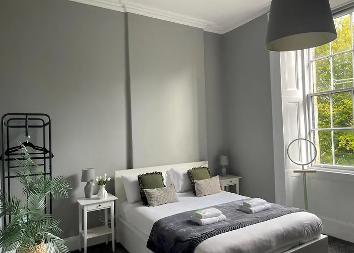 Apartment Spacious Hillhead Haven - Pass The Keys *