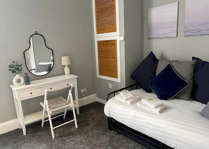 شقة Spacious Hillhead Haven - Pass The Keys غلاسغو