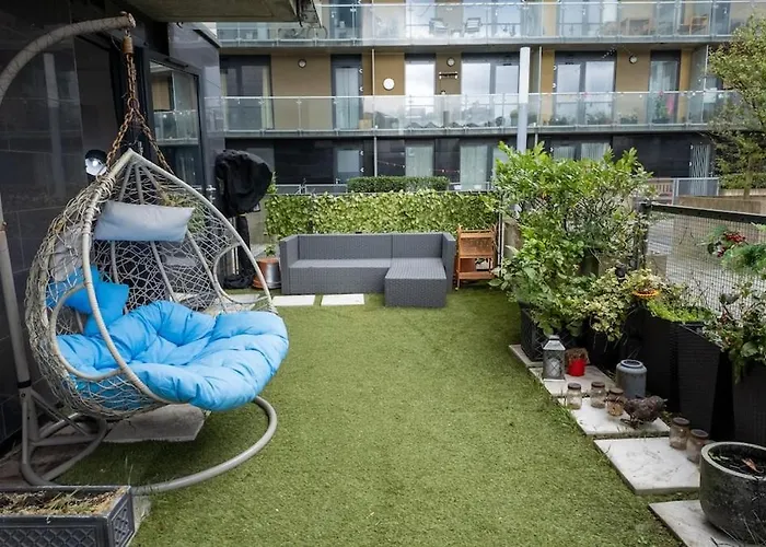 Meadowside Quay 2br Luxurious *