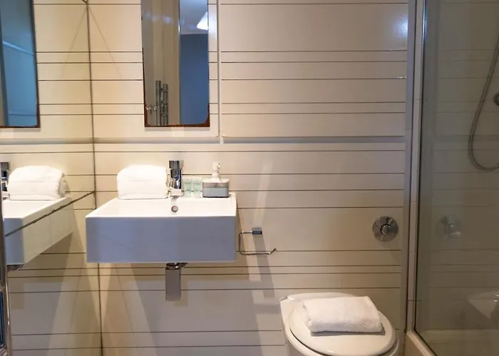 Meadowside Quay 2br Luxurious *