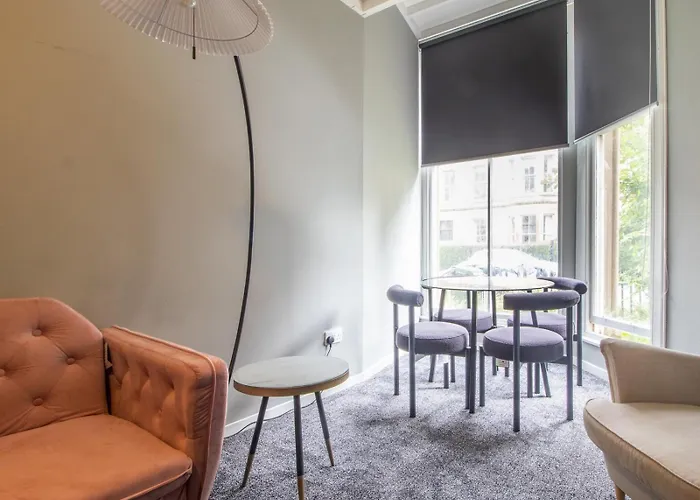 Pass The Keys Cosy In Fabulous West End Appartement *