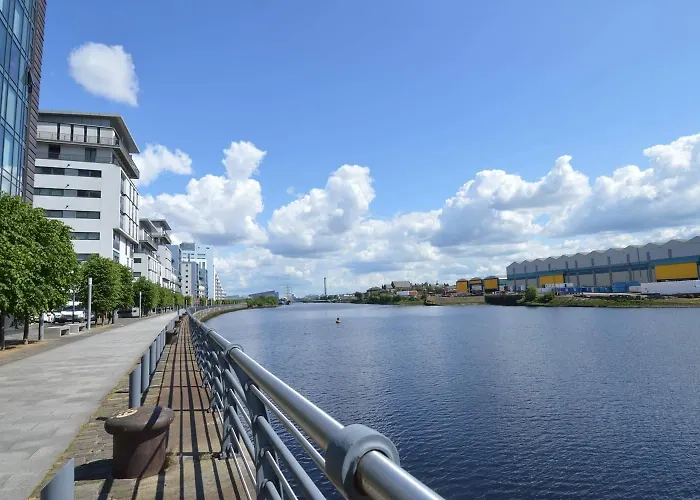 Quarto em Acomodações Particulares Private And Bathroom In Shared Flat With Parking Glasgow