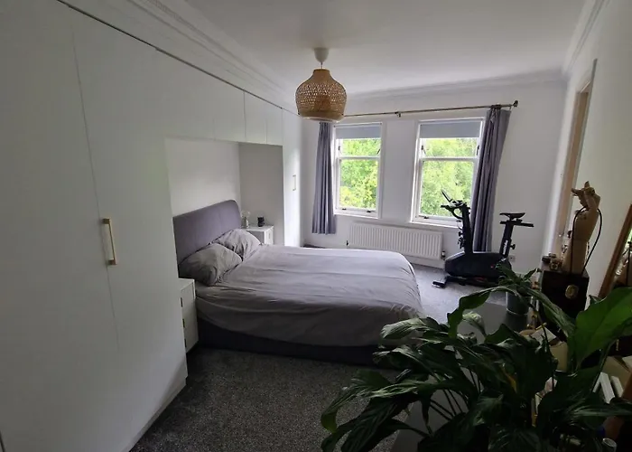 Modern Three-bedroom In Leafy West End With Private Parking 公寓 格拉斯哥