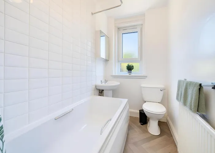 Walk To Hydro And Sec Modern 3br Free Parking Glasgow