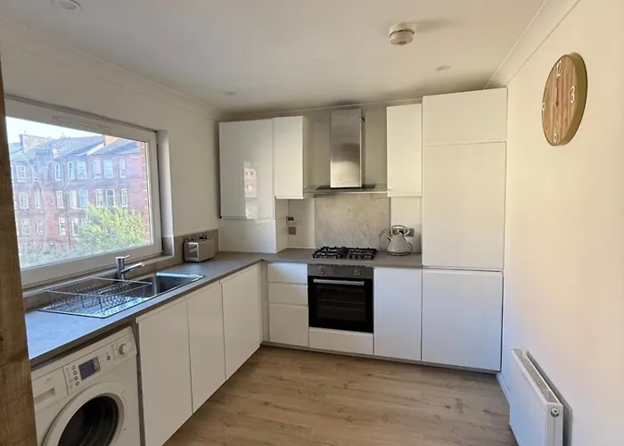 Luxurious 2 Bedroom, 8 Mins From Centre Nocleg ze śniadaniem *