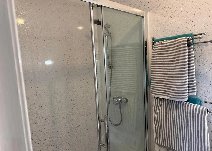 Glades House 4* גלאזגו