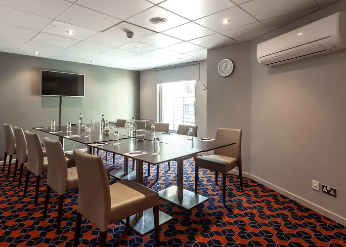 Express - - Ctr Theatreland By Ihg גלאזגו