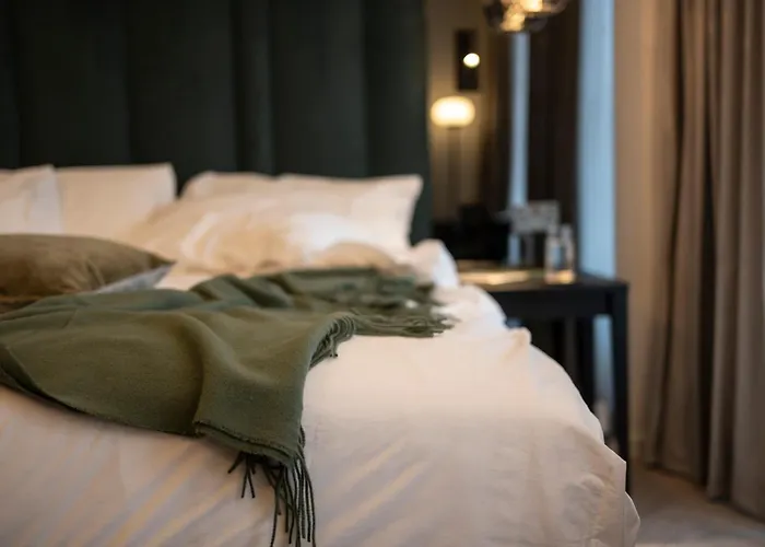 The Wellington By Adina 4* Glasgow