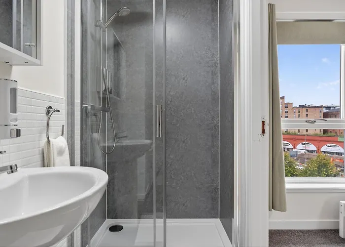 Modern 2-bedroom Flat In Centre, Near Galsgow グラスゴー