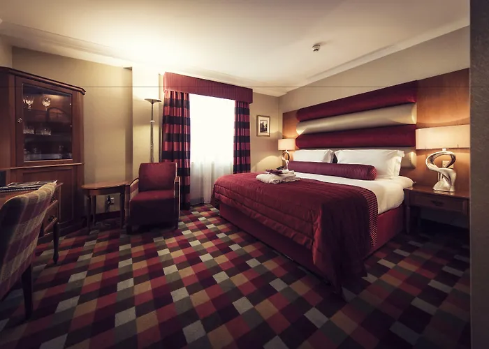 Carlton George 4* Glasgow