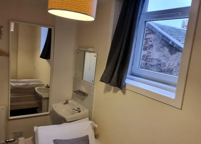 Hotel The Hampton Court 3*