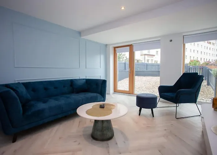 Holiday home Newly Renovated 3 Bedroom Modern House