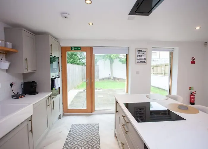 Newly Renovated 3 Bedroom Modern House