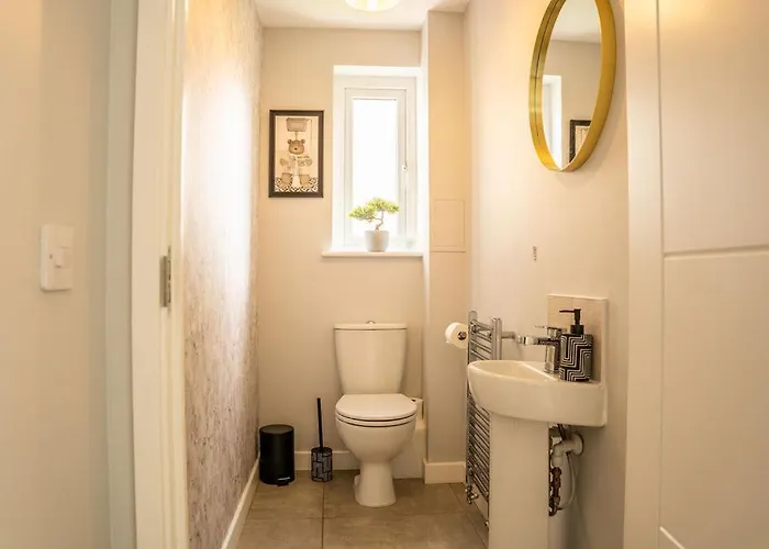 Juststay - 3 Bedroom Luxury With Free Parking Villa Glasgow