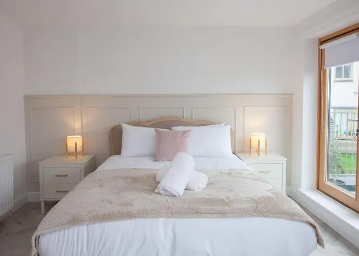 Newly Renovated 3 Bedroom Modern House Casa vacanze Glasgow