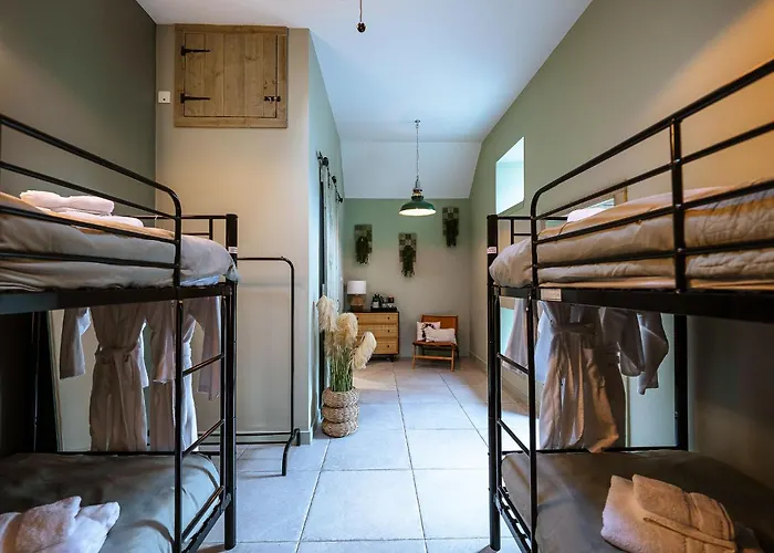 The At Barraston Farm Tatil Evi *