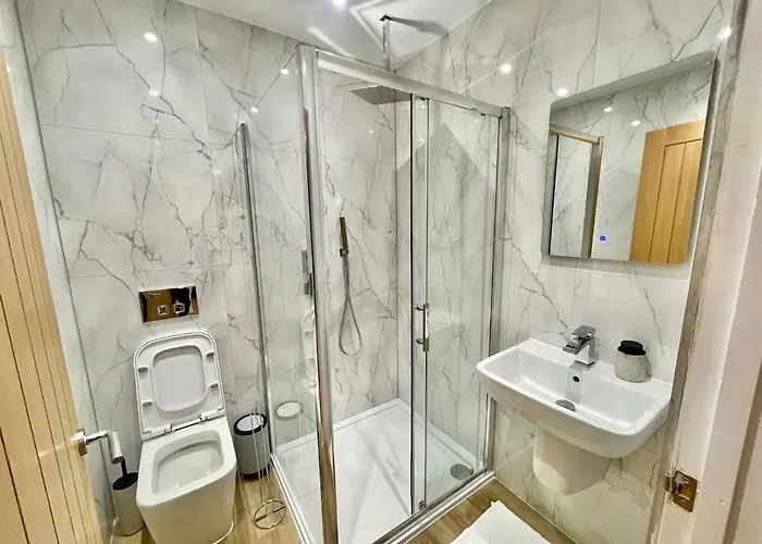 Three Bedroom In Centre Appartement