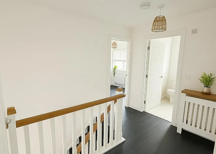 3br Detached Home, Driveway & Large Rear Garden Appartement Glasgow