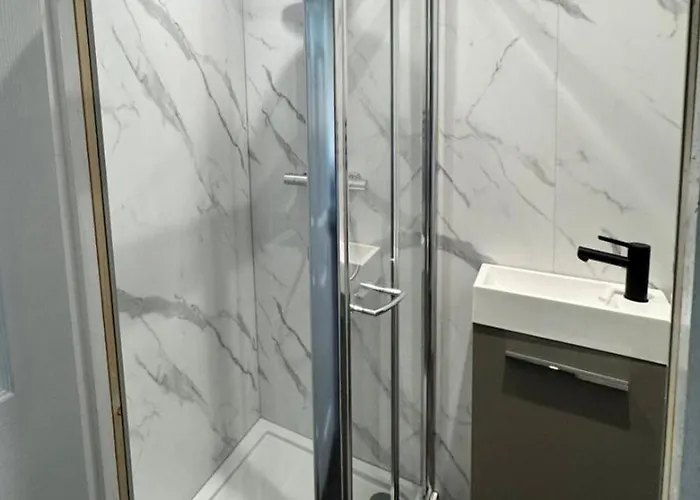 Modern And Stylish 3 Bedroom 2 Bathroom West End House With Free Wifi And Parking * Γλασκώβη