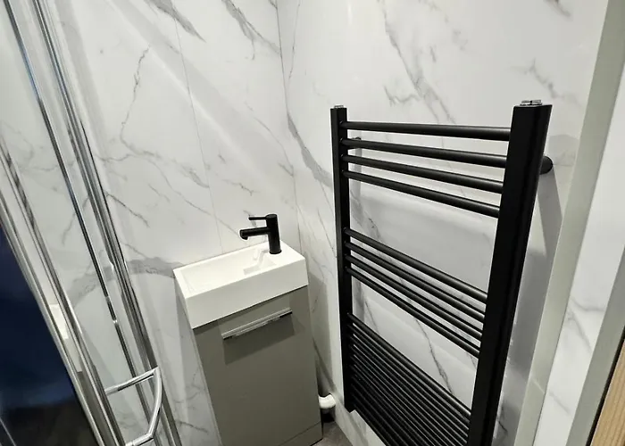 Βίλα Modern And Stylish 3 Bedroom 2 Bathroom West End House With Free Wifi And Parking *