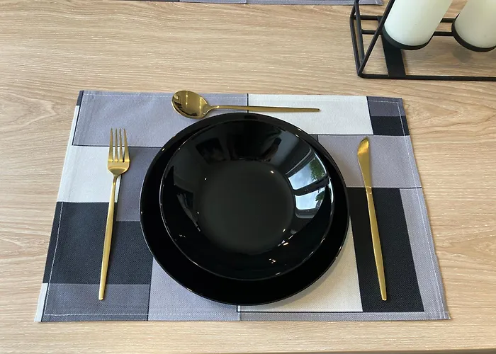 Modern And Stylish 3 Bedroom 2 Bathroom West End House With Free Wifi And Parking *