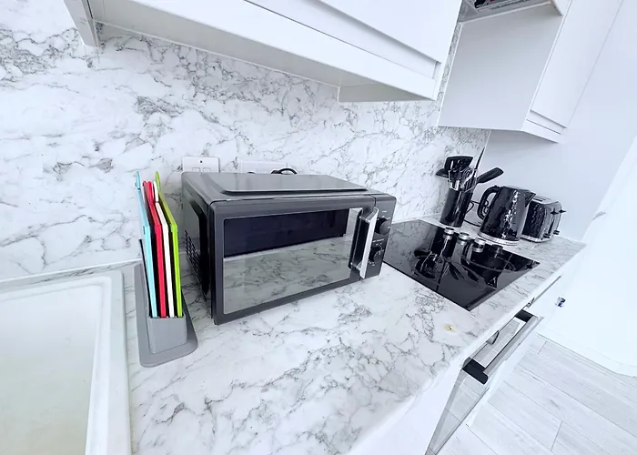 Apartment Cozy 3 Bed Home, Free Parking 8 Min To Centre