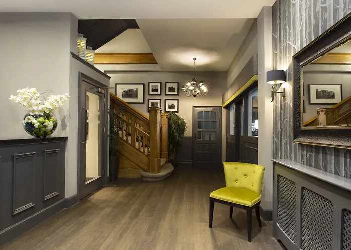 The Orchard Park 3* Giffnock