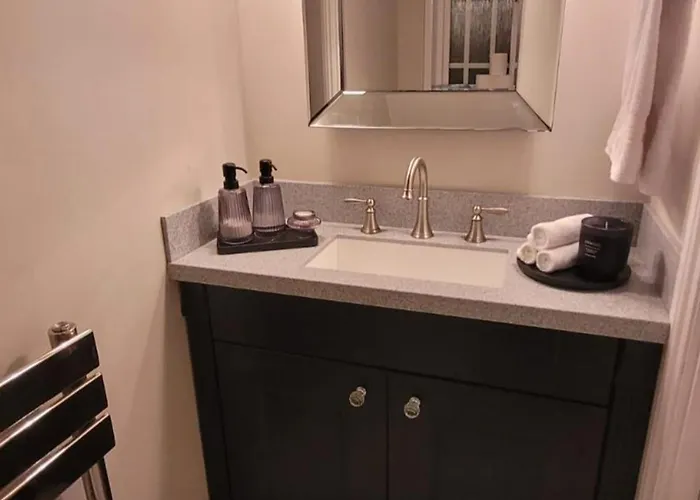 Dom wakacyjny 3 Bedroom Sleeps 6 Free Parking