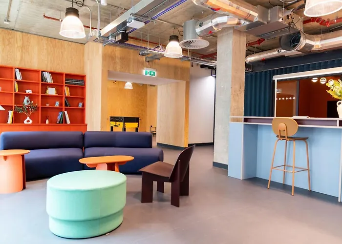 For Students Only Martha Street * グラスゴー