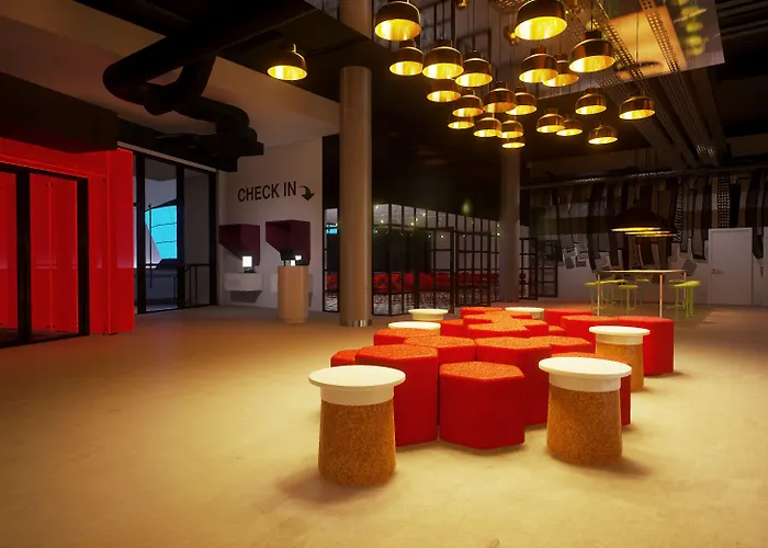 Radisson Red Hotel, Hotell 4*