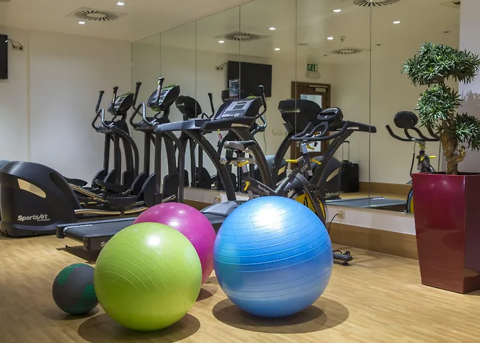 Radisson Red Hotel, Hotell