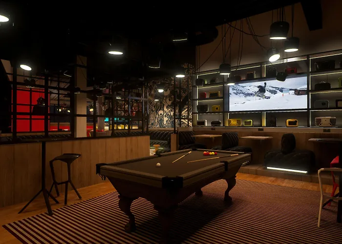 Radisson Red Hotel, Hotell