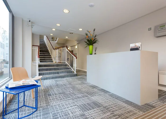 Premier Bath Street Apartment *