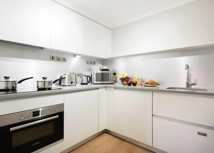 Premier Bath Street Apartment *