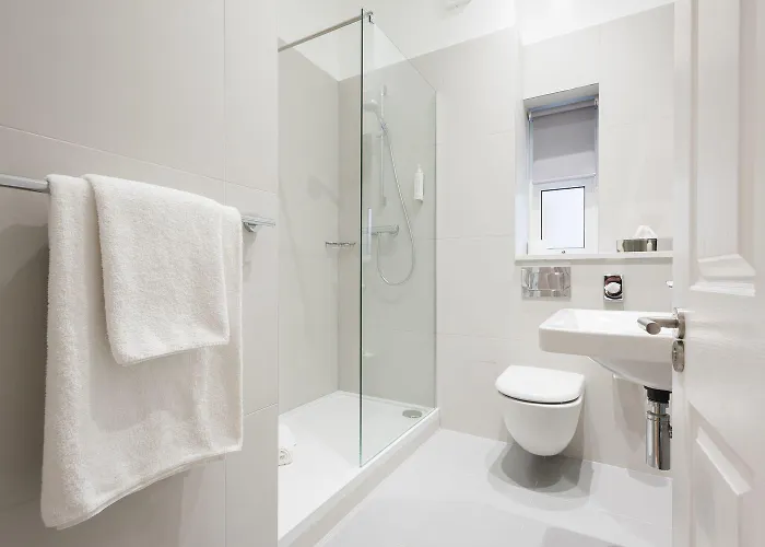 Premier Bath Street Apartment