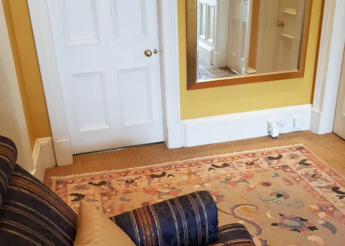 Claremont House Hotel 3*