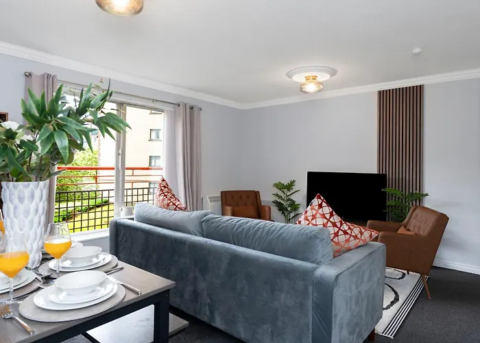 Riverside Apartment *