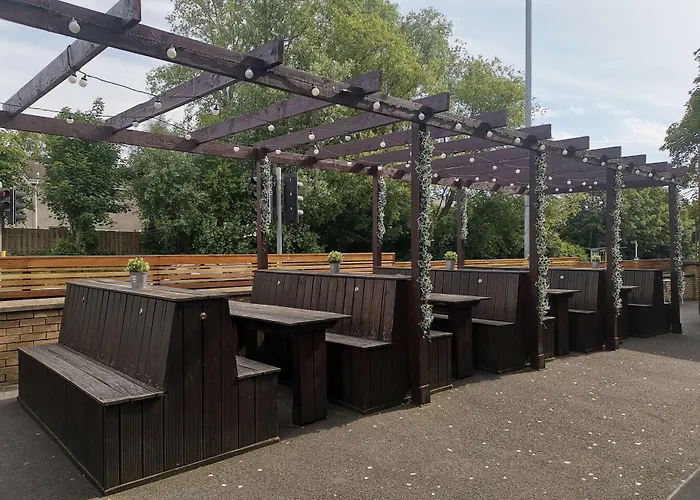 Отель The Fullarton Park