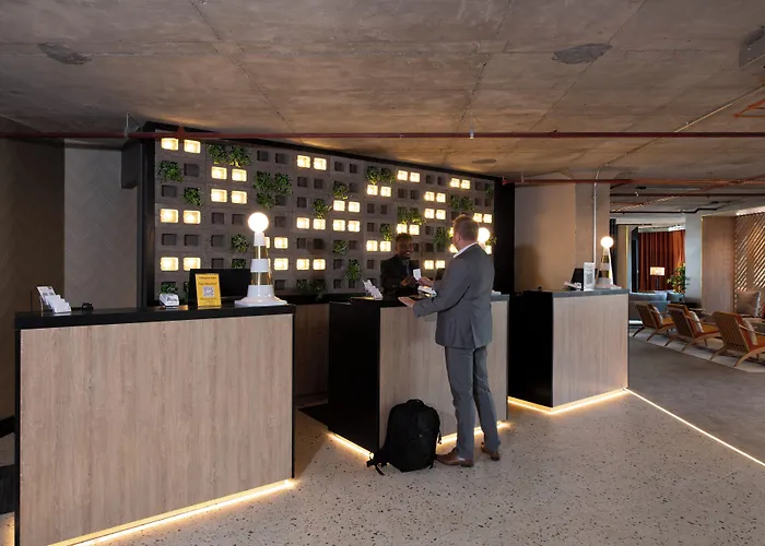 Sandman Signature Hotel