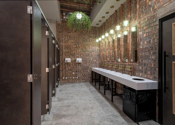 Sandman Signature Hotel 4*