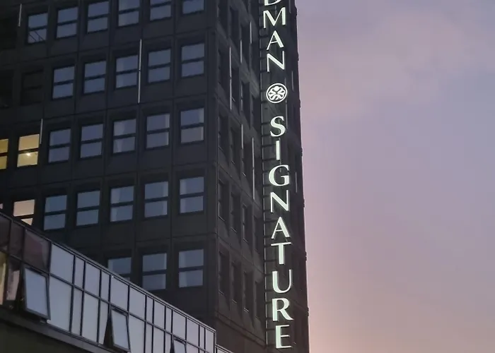 Hotel Sandman Signature 4*