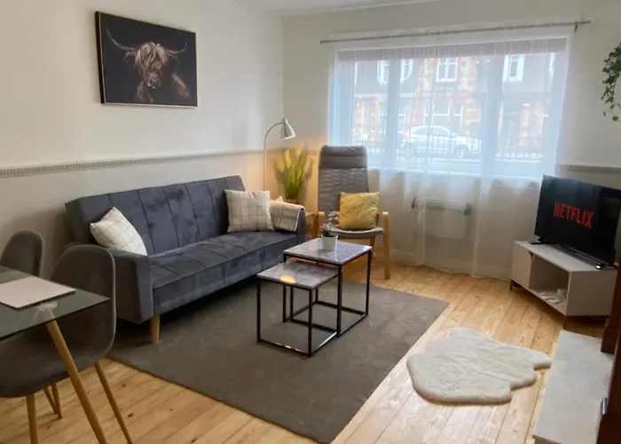 Apartman Modern In West End, Free Parking