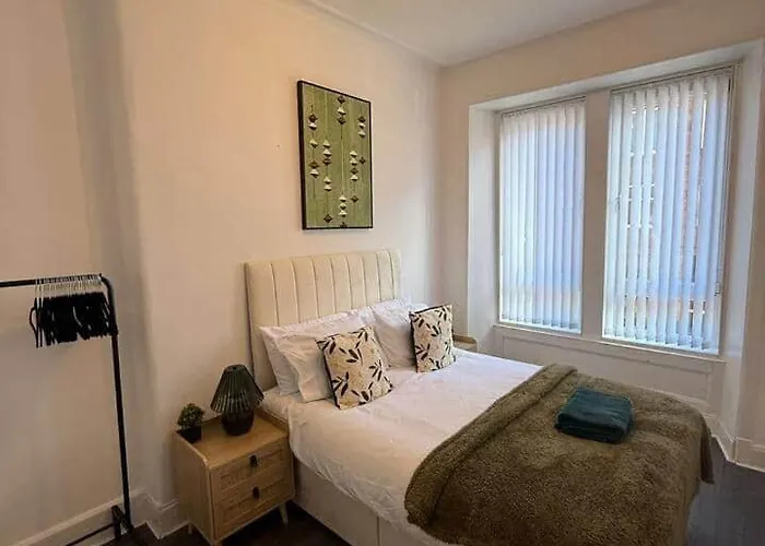 2br Flat With Parking Near And Parks *