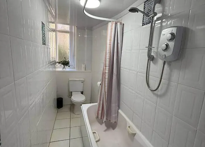 2br Flat With Parking Near And Parks *