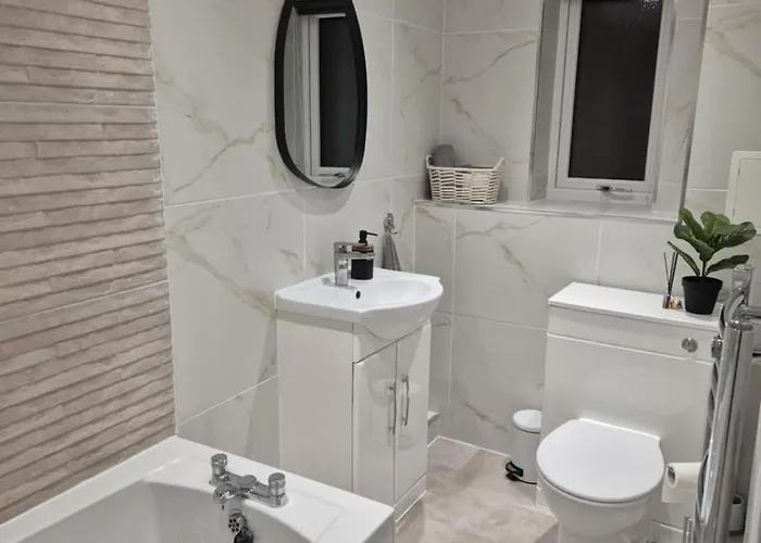 Apartman Modern In West End, Free Parking *