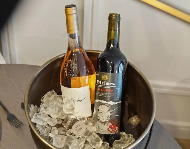 2br West End Near Botanic Gardens *